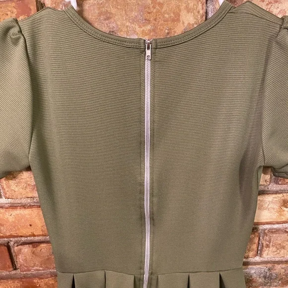 LuLaRoe Asymmetrical zip up dress with puffy sleeves size XS - Picture 6 of 8